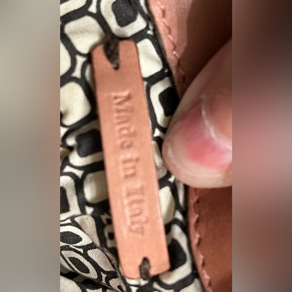 Karl Mannise, made in Italy. Pink and Brown Suede Purse - Picture 12 of 13